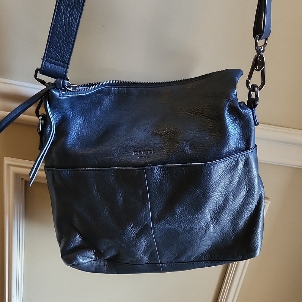Elegant Black Leather Shoulder Bag